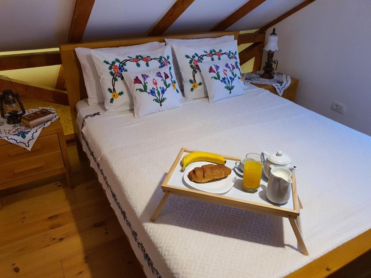 Village House Dunja เวียร์ปาซาร์ ภายนอก รูปภาพ