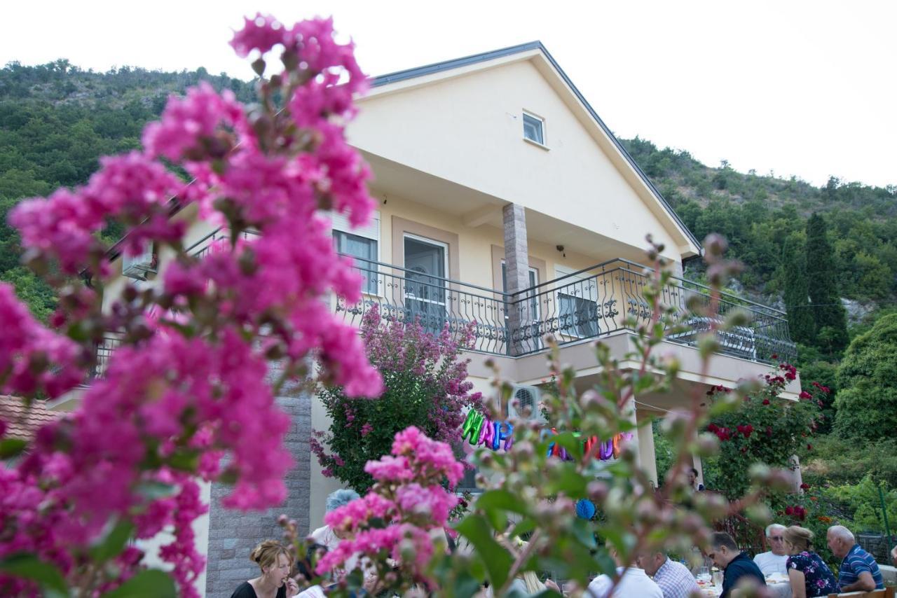 Village House Dunja เวียร์ปาซาร์ ภายนอก รูปภาพ