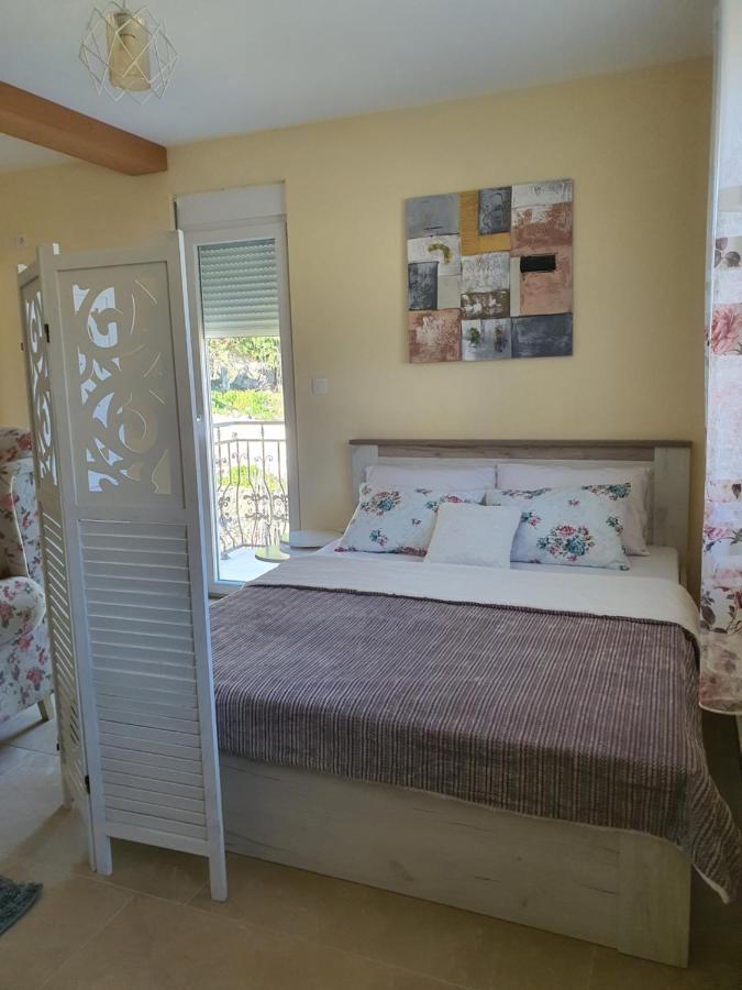 Village House Dunja เวียร์ปาซาร์ ภายนอก รูปภาพ