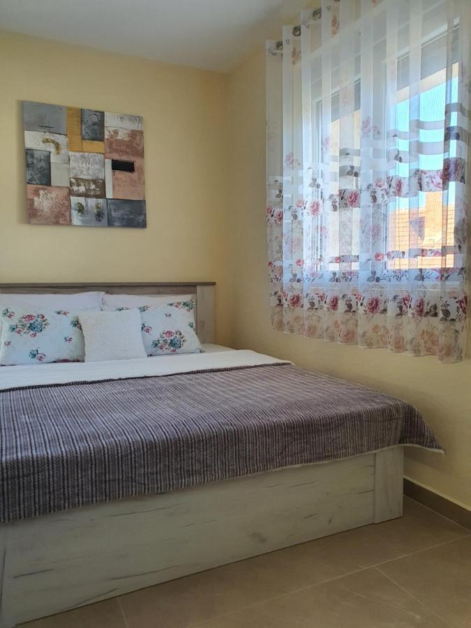 Village House Dunja เวียร์ปาซาร์ ภายนอก รูปภาพ