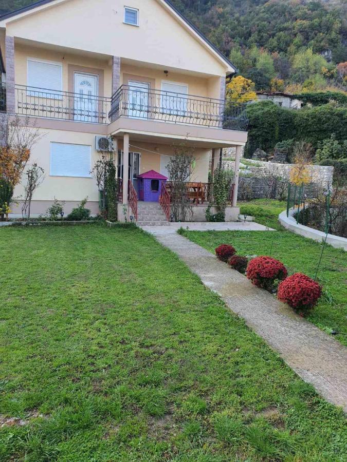 Village House Dunja เวียร์ปาซาร์ ภายนอก รูปภาพ
